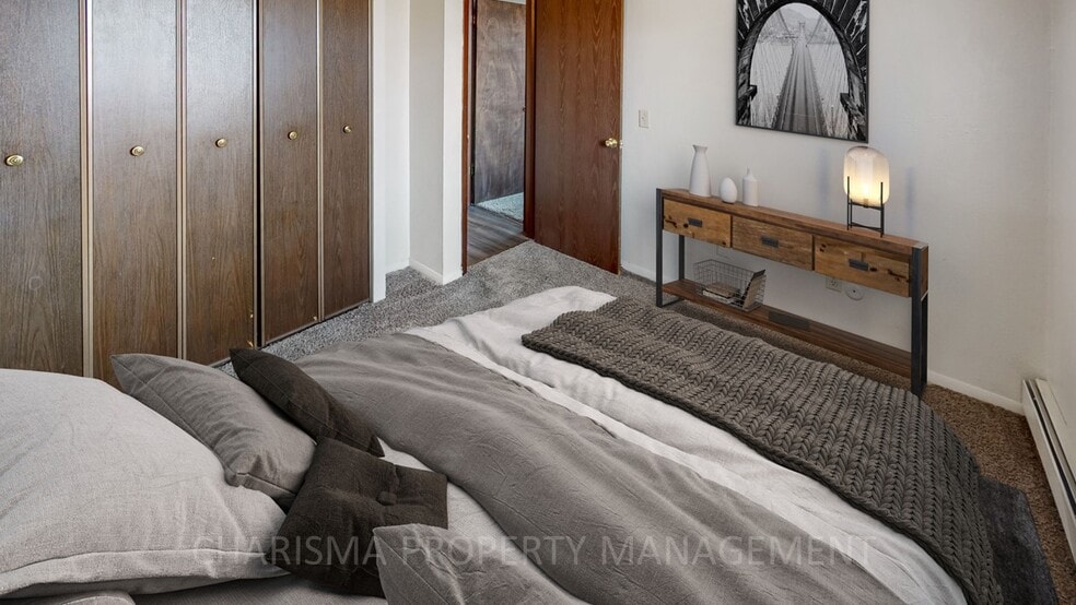 Building Photo - 412 S Thompson Ave