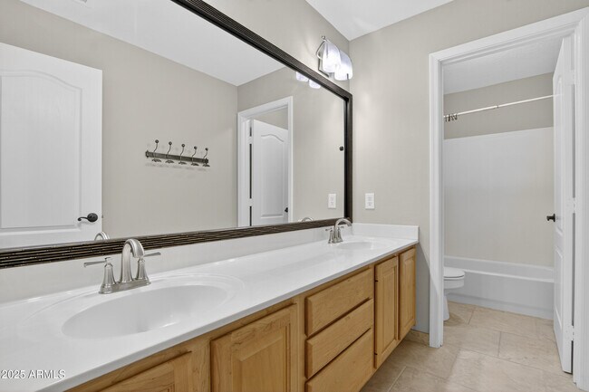 Building Photo - 4302 E Mossman Rd