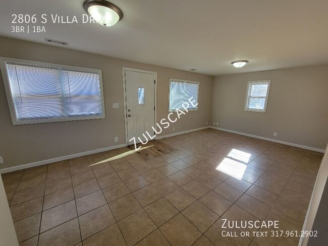 Building Photo - 2806 S Villa Dr