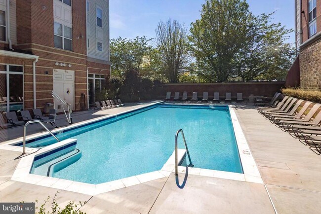 Building Photo - 9480 Virginia Center Blvd