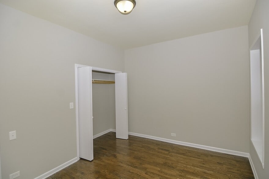 Building Photo - 1311 W Leland Ave