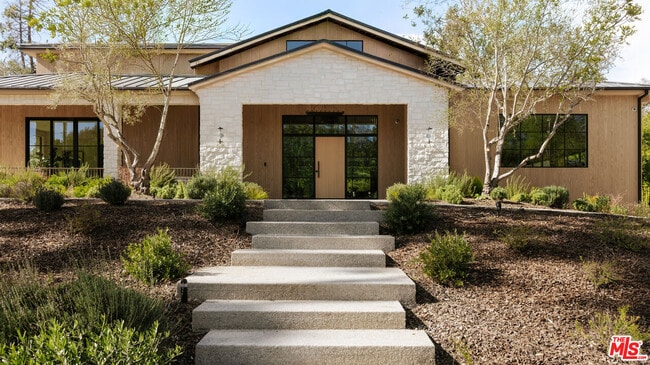 Building Photo - 5287 Round Meadow Rd