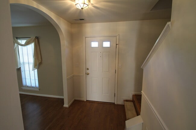 Building Photo - 583 Stonehenge Dr