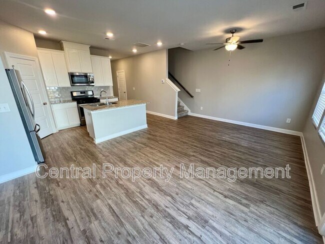 Building Photo - 613 Reese Ln