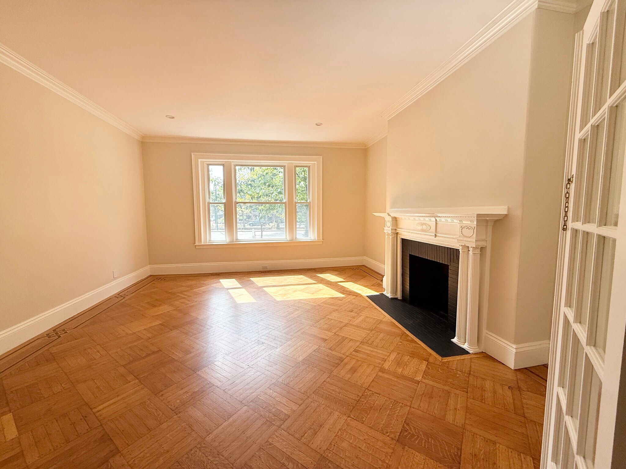 Building Photo - 1726 Beacon St