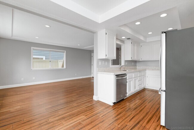 Building Photo - 418 Summer View Cir