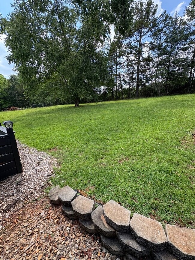 Building Photo - Lovely 3 Bedroom 2 Bath Home in Easley!!
