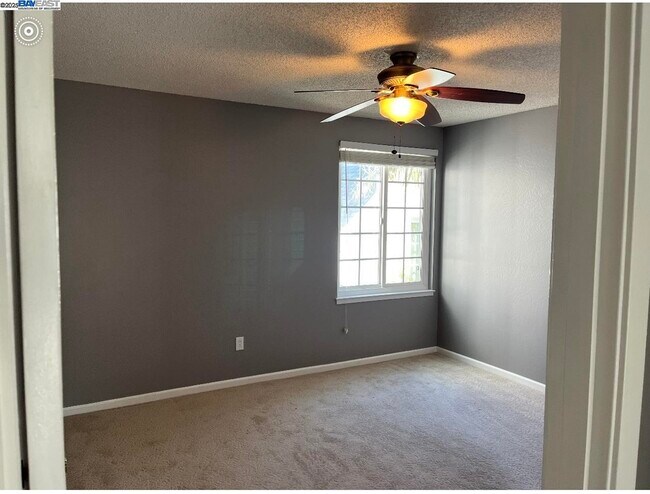 Building Photo - 117 Day St