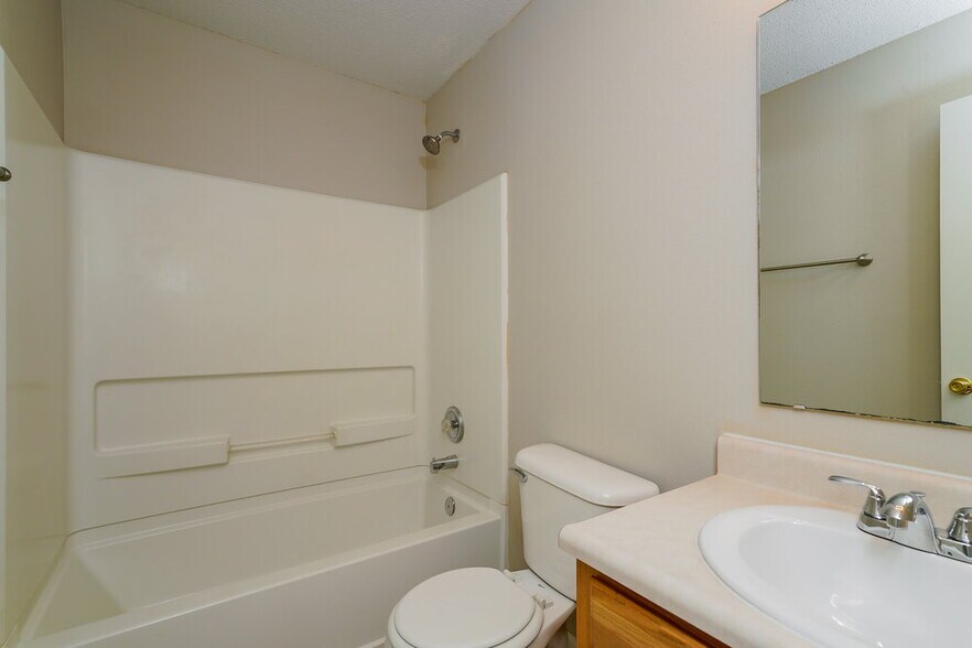 Building Photo - 8425 Adams Mills Pl