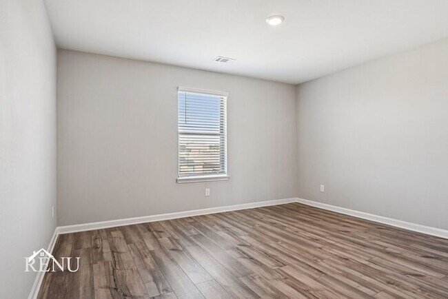 Building Photo - 1040 Wheatfield Ln