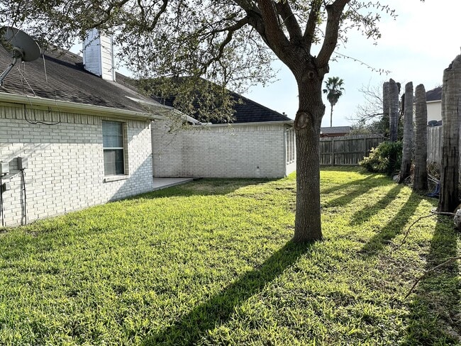 Building Photo - 7613 Bayonne Dr