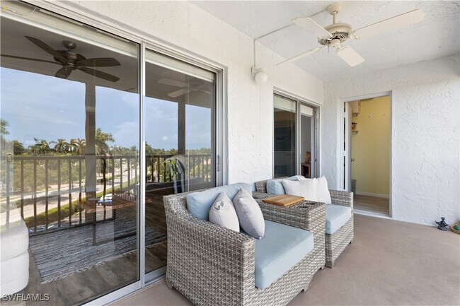 Building Photo - 555 Park Shore Dr