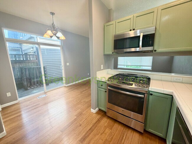 Building Photo - Awesome 3-bedroom 2.5-bathroom house in Arbor Roses Neighborhood in Hillsboro