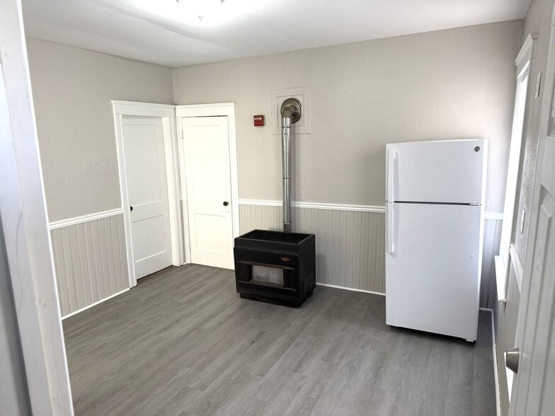 Building Photo - 28-30 Knight Street