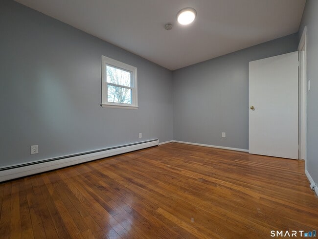 Building Photo - 189 Melrose Rd