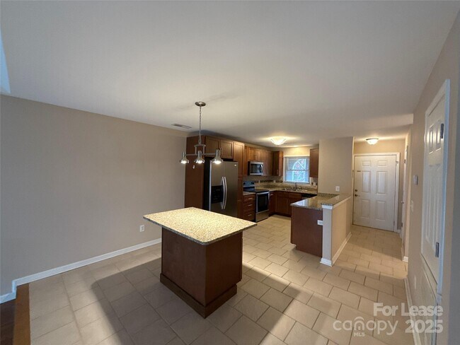 Building Photo - 9801 Emerald Point Dr