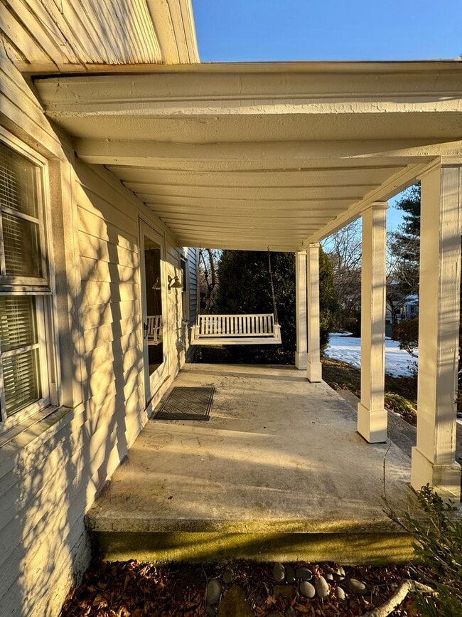 Building Photo - Historic Three Bedroom Home With Ample Outdoor Space - SHORT-TERM LEASE