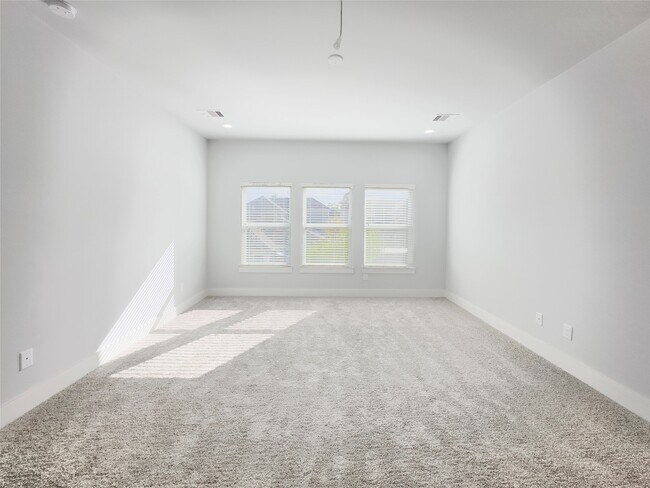 Building Photo - 1602 Westside Gardens Ln