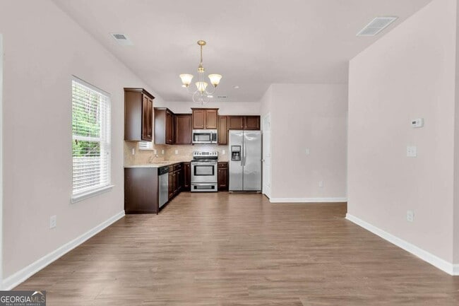 Building Photo - 4488 Ravenwood Dr