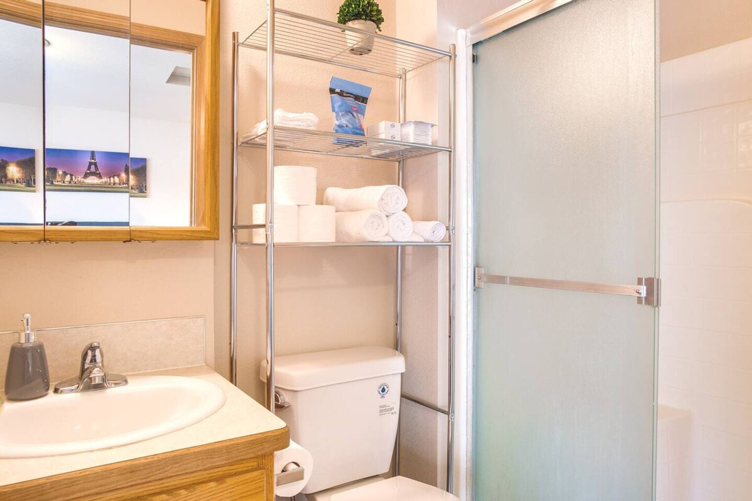 Building Photo - 23 E King St