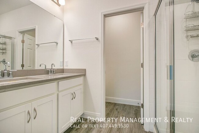 Building Photo - 3 BR / 2.5 BA Townhouse In Hawks Crest