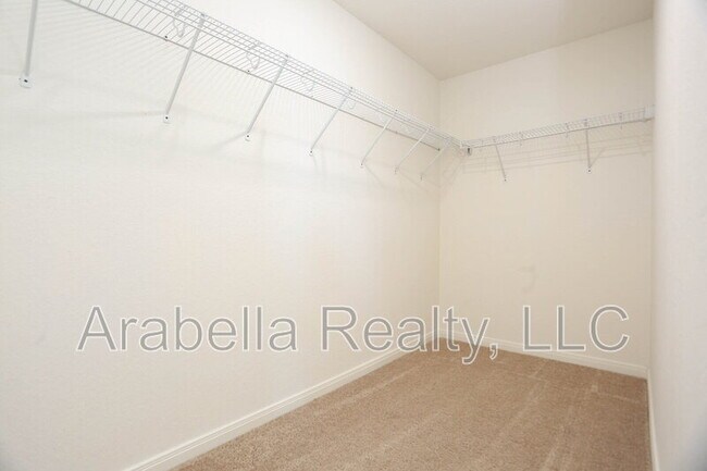 Building Photo - 5105 Hydra