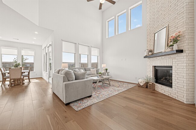 Building Photo - 7427 Compass Dr