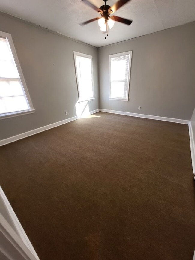 Building Photo - Remodeled 2 Bedroom 1 Bath Brick Duplex