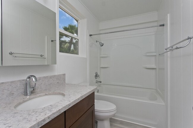 Building Photo - Lower Makakilo - Stunning Fully Remodeled ...