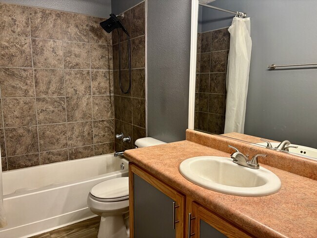 Building Photo - 3617 Cameo Dr
