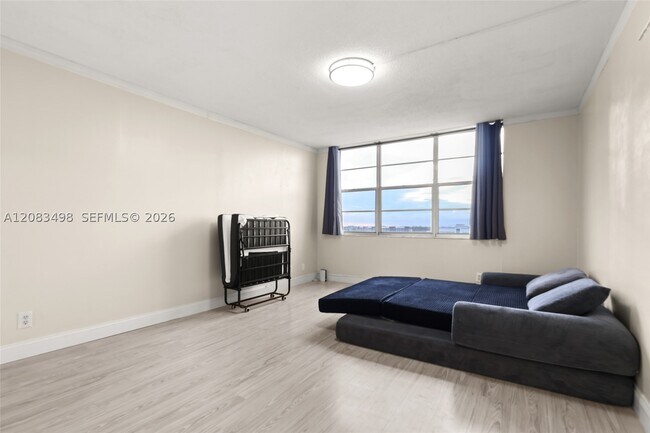 Building Photo - 2100 Sans Souci Blvd