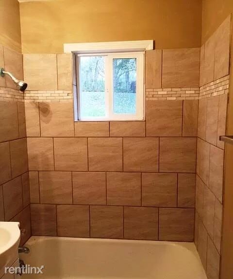 Building Photo - 3 br, 1 bath House - 3324 N 57th Ave