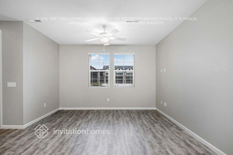 Building Photo - 1718 S Elk Way