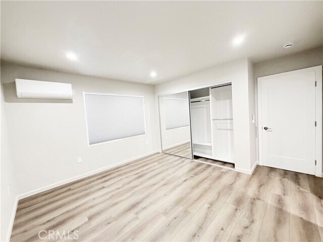 Building Photo - 401 W Erna Ave