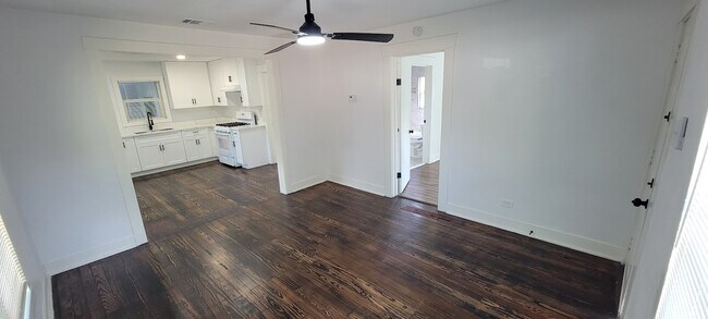 Building Photo - 4208 Delhi St