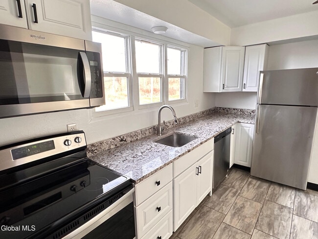 Building Photo - 54 Northern Dr