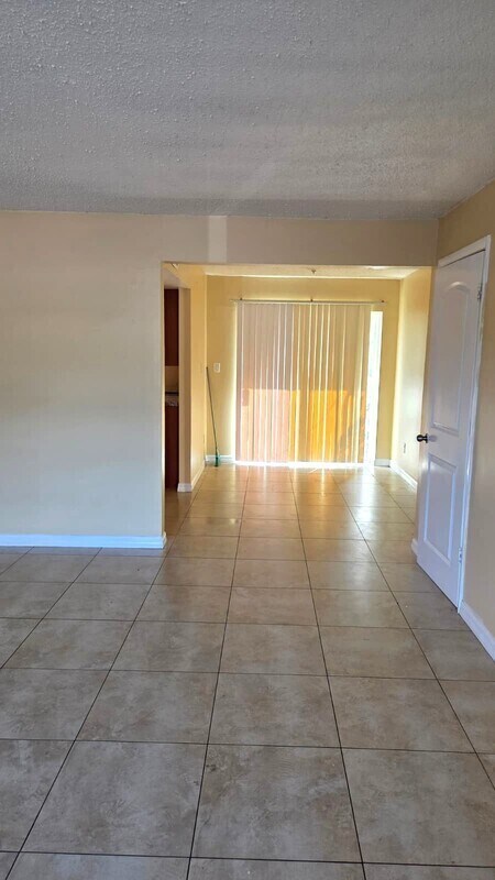 Building Photo - 38 S Ortman Dr