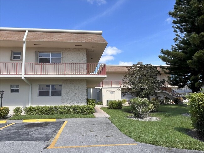 Building Photo - 212 Oxford 400