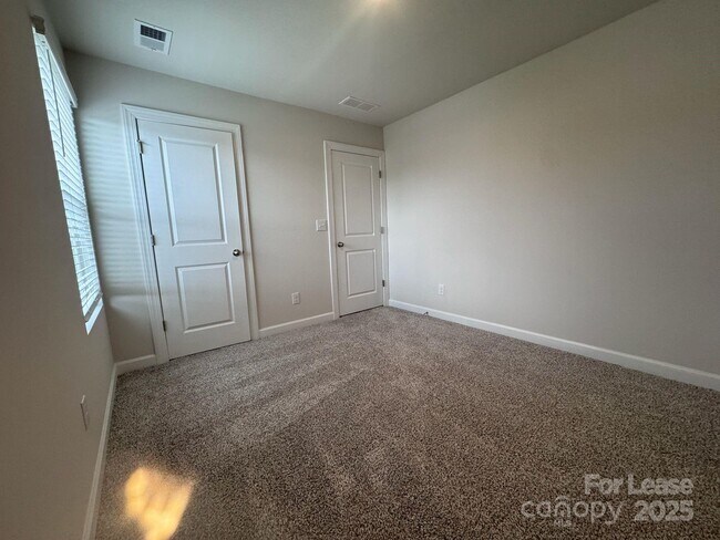 Building Photo - 125 Johns Cardinal Dr