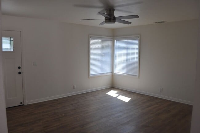 Building Photo - 4BR/2BA Single Family Poway Home “Single L...
