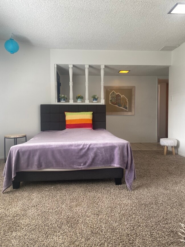 Building Photo - 10 Grey Way