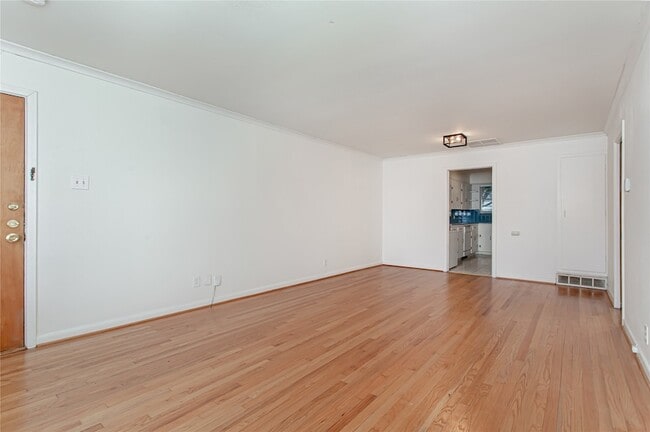 Building Photo - 6523 E Mockingbird Ln