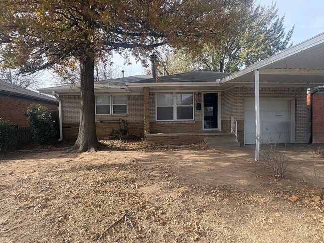 Building Photo - Three bedroom home in NW OKC