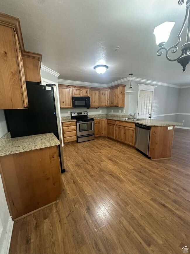 Building Photo - 574 S 2150 W