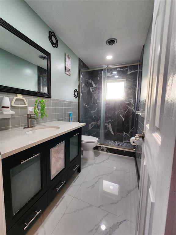 Building Photo - 3409 NE 22nd Ct