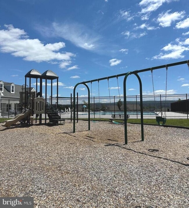 Building Photo - 439 Seeback Dr