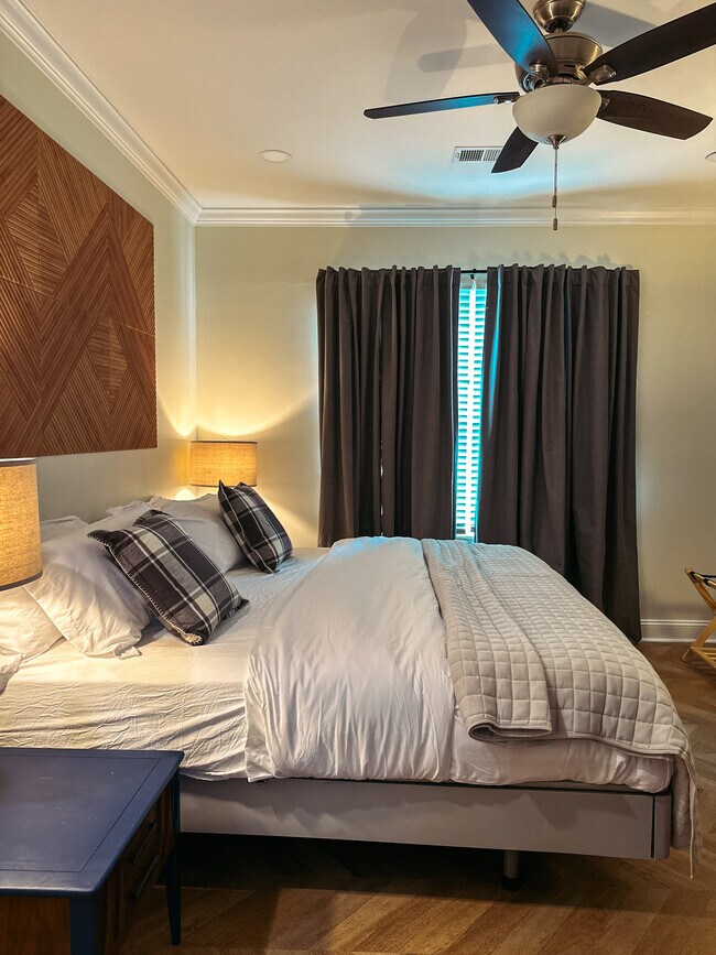 primary - 10 Riker St