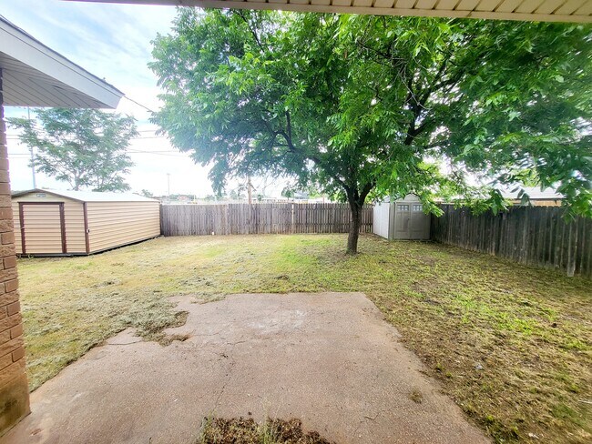 Building Photo - 3208 42nd St