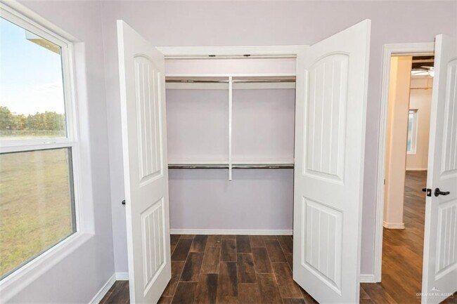 Building Photo - 5305 Ginko Dr