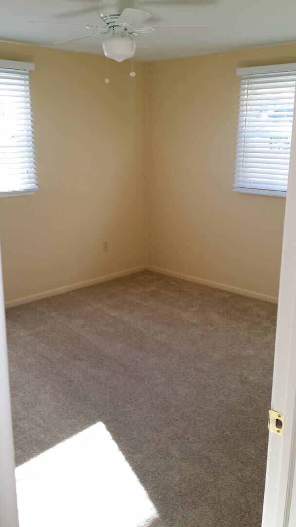 Building Photo - Duplex